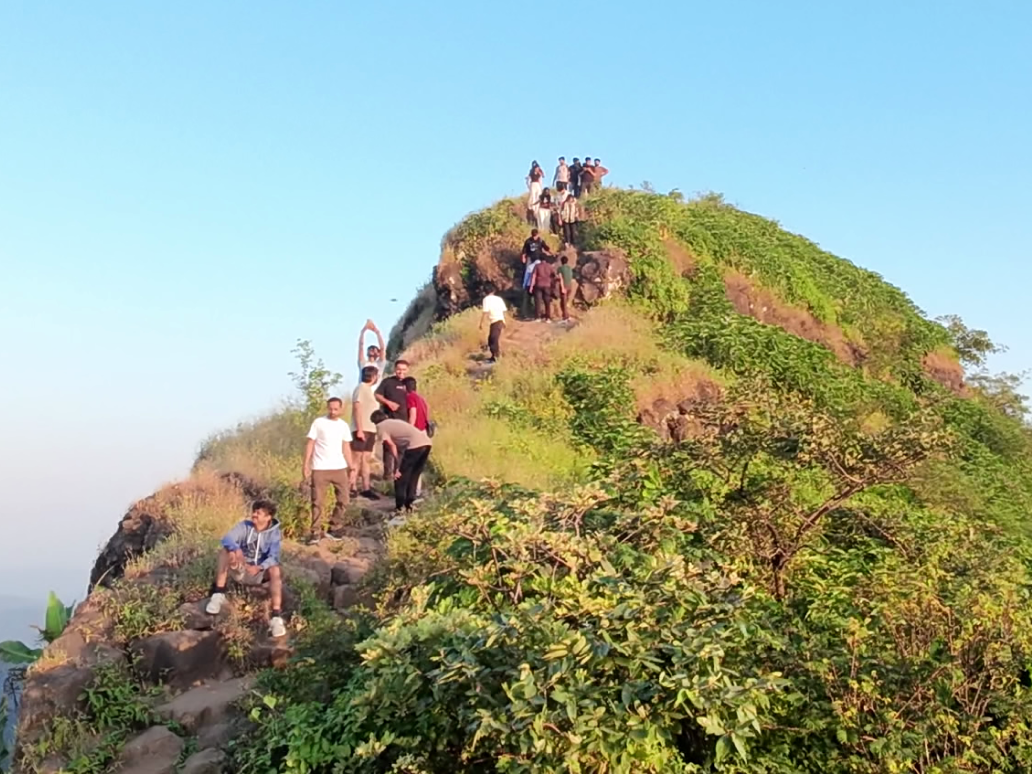 Sanskar Technolab Saputara trek 2026 team moment 4