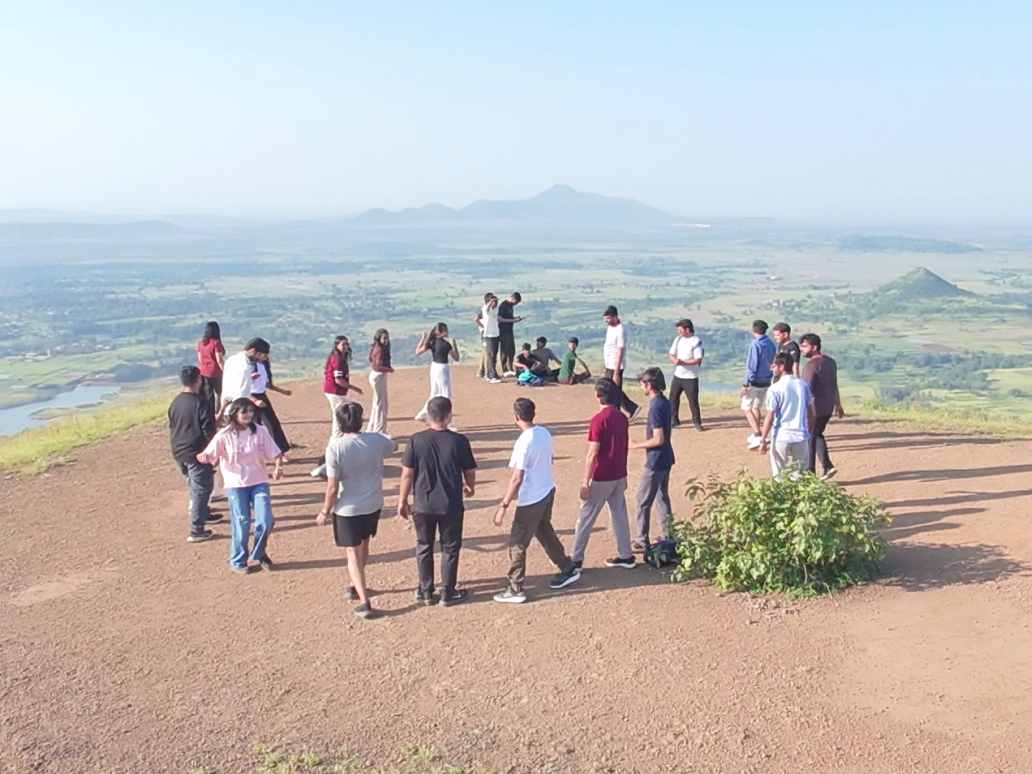 Sanskar Technolab Saputara trek 2026 team moment 9