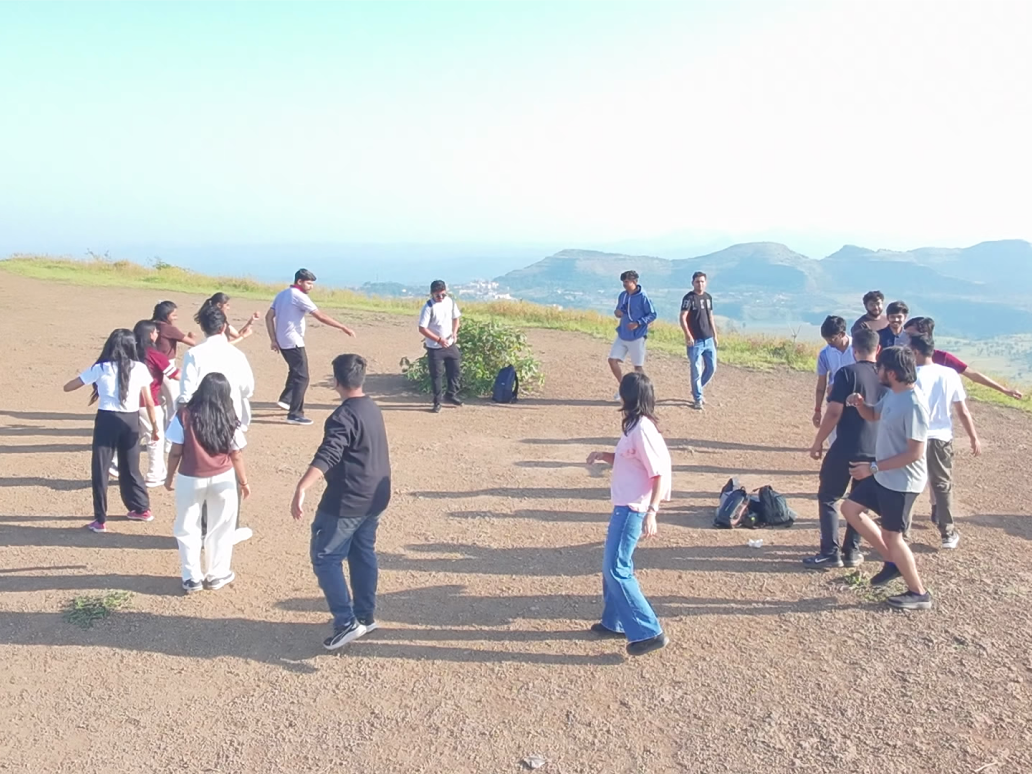 Sanskar Technolab Saputara trek 2026 team moment 10